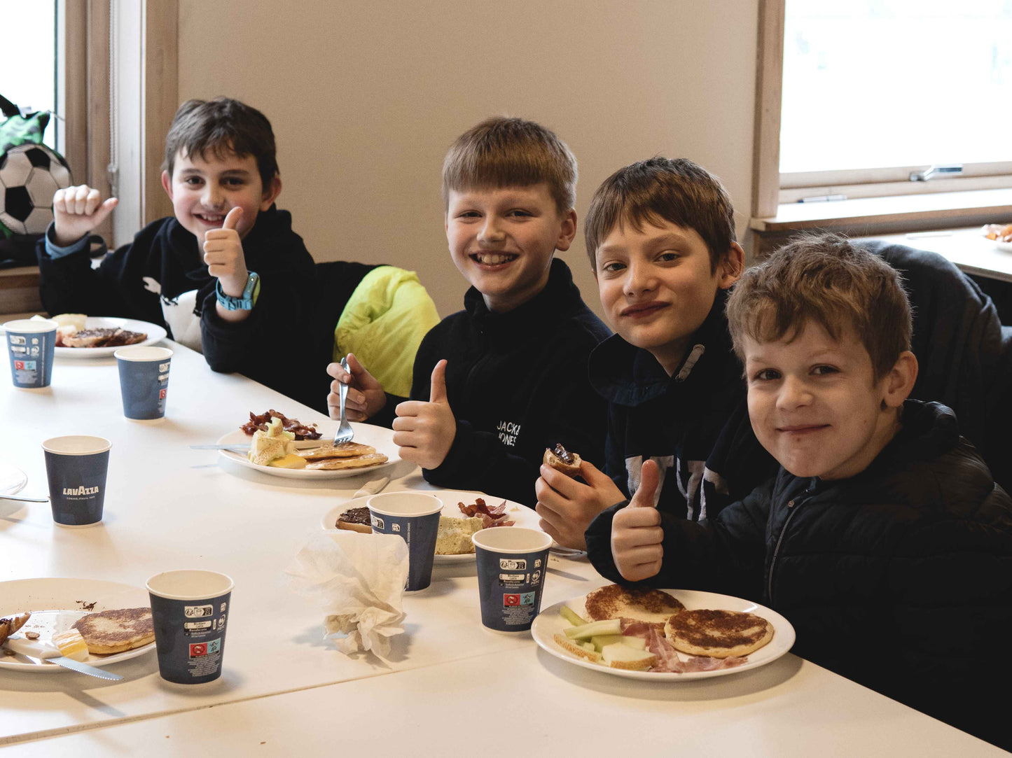 B36 Brunsj 3. mai 2026